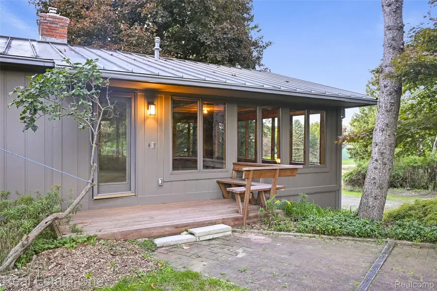 895 Rowe Road, Milford, MI 48380 - #3