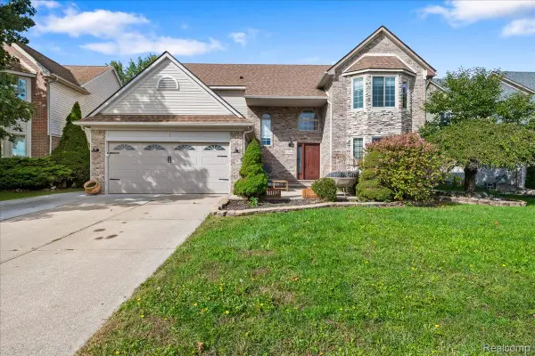 24364 Curtis Drive, Brownstown, MI 48134
