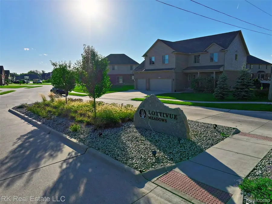 49586 Manistee Drive, Chesterfield, MI 48047 - #2