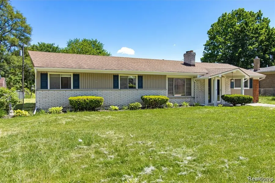 51056 Fairlane Drive, Utica, MI 48316 - #2