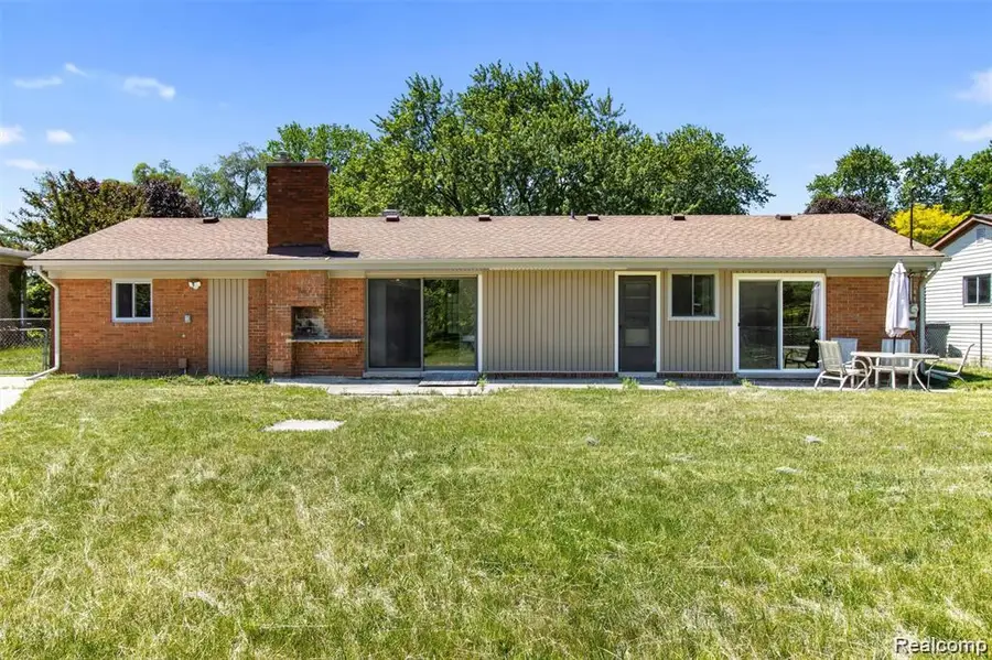 51056 Fairlane Drive, Utica, MI 48316 - #3