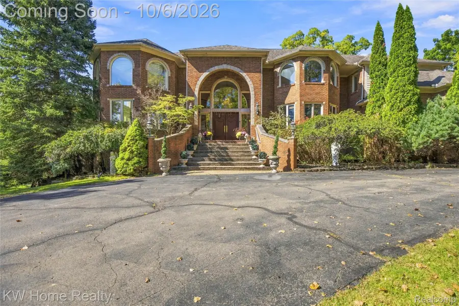 6364 Golden Lane, West Bloomfield, MI 48322 - #2