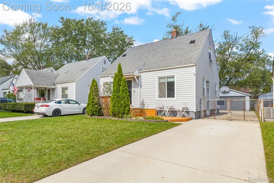 25274 Colgate Street, Dearborn Heights, MI 48125 - #3
