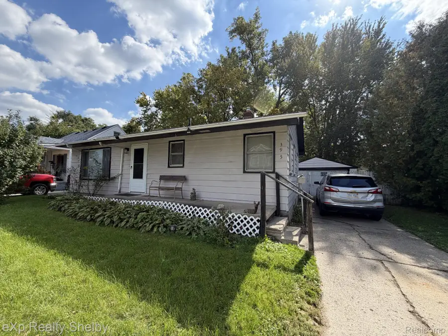 395 W Elza Avenue, Hazel Park, MI 48030 - #2
