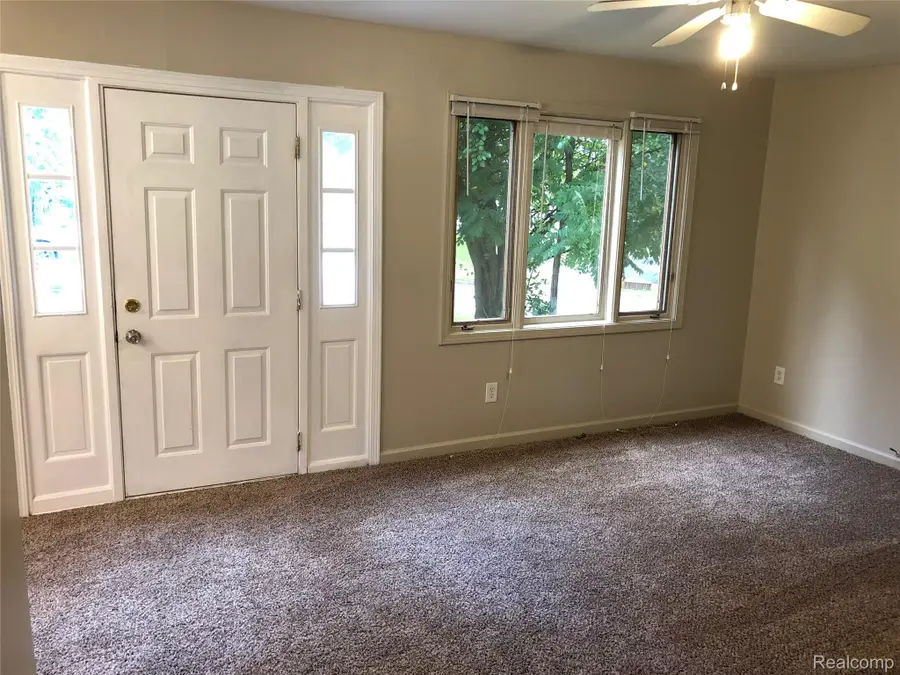 130 Parkdale Avenue, Pontiac, MI 48340 - #2