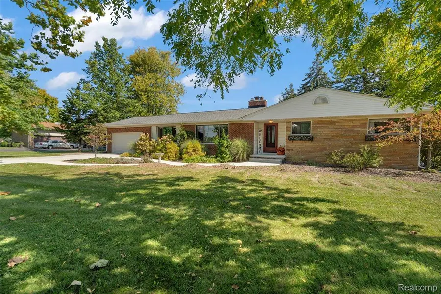 26215 Allen Road, Woodhaven, MI 48183 - #3