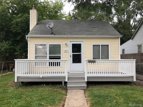 220 W Columbia Avenue, Pontiac, MI 48340
