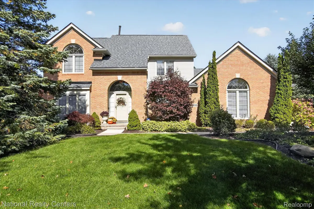 47708 Royal Pointe Drive, Canton, MI 48187 - #1