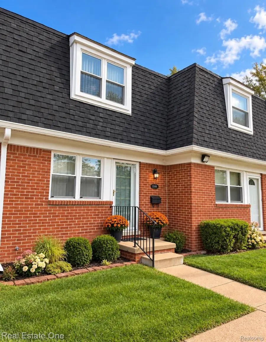 45186 Kensington Street, Utica, MI 48317 - #2