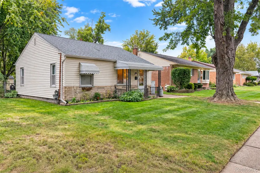 5910 Harrison Street, Garden City, MI 48135 - #2