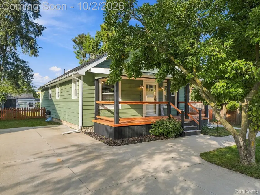 120 Oriole Street, Commerce Township, MI 48382 - #2