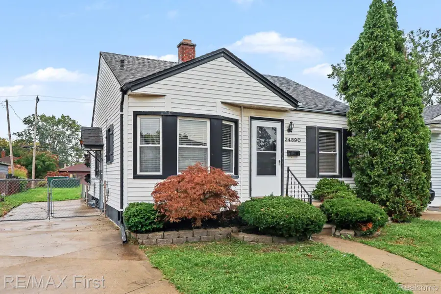 24890 Valley Avenue, Eastpointe, MI 48021 - #2