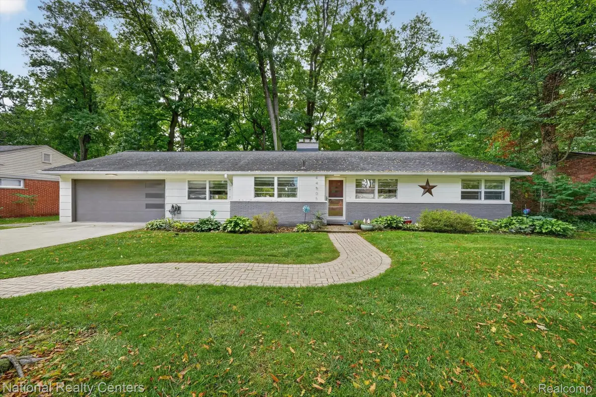 44505 Governor Bradford Road, Plymouth, MI 48170 - #1