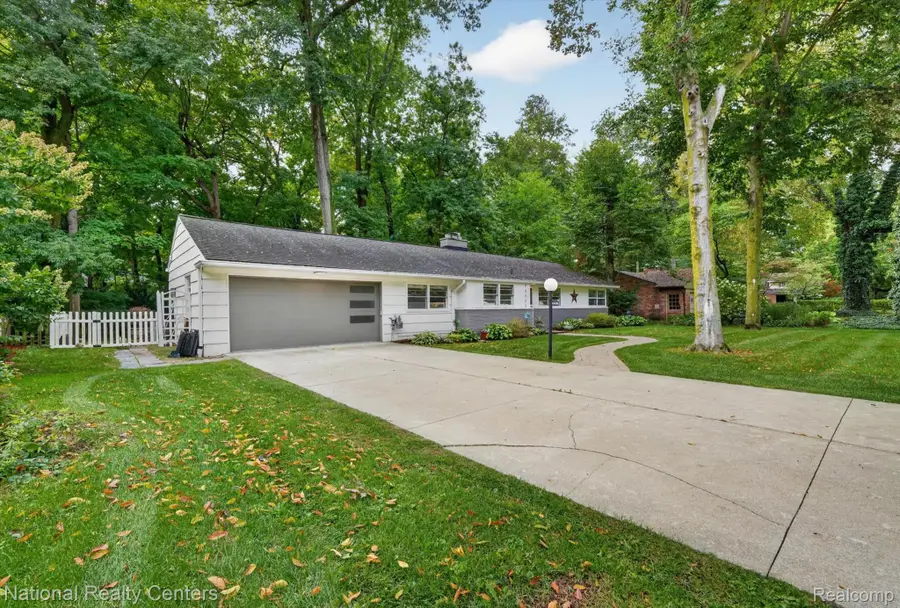 44505 Governor Bradford Road, Plymouth, MI 48170 - #3
