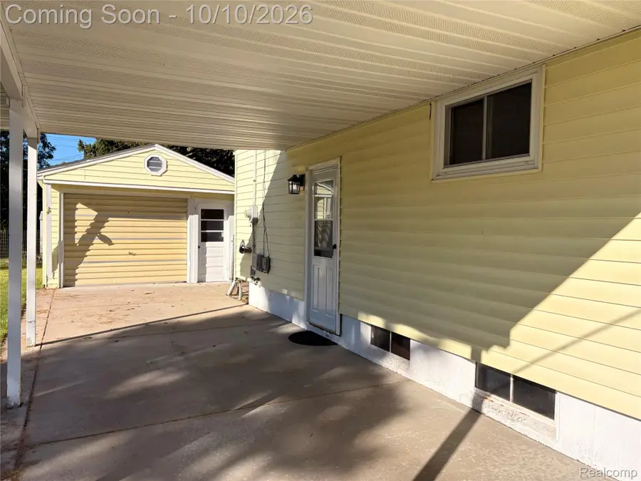 723 Woodbine Drive, Fenton, MI 48430 - #2