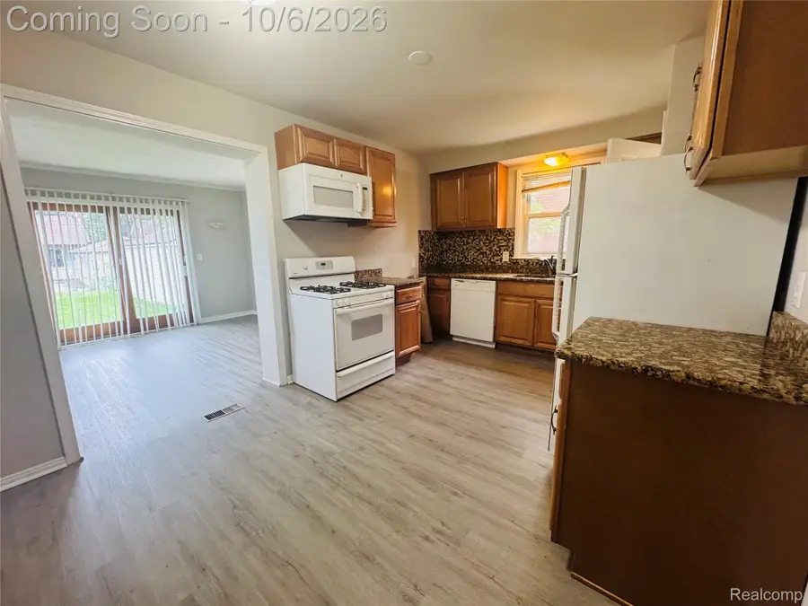 15632 Englewood Avenue, Allen Park, MI 48101 - #2
