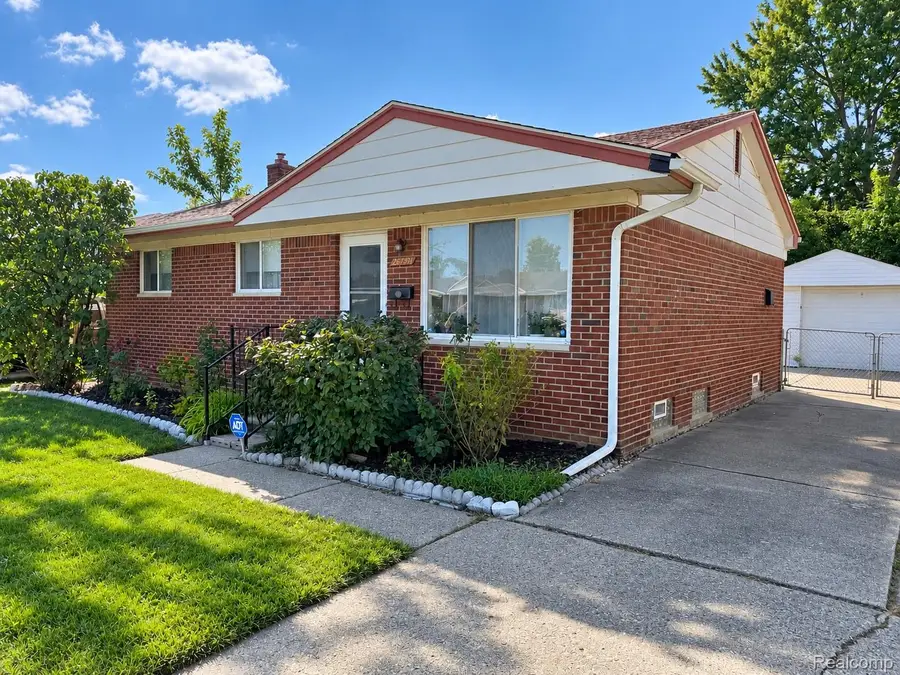 26731 Roberta Street, Roseville, MI 48066 - #3