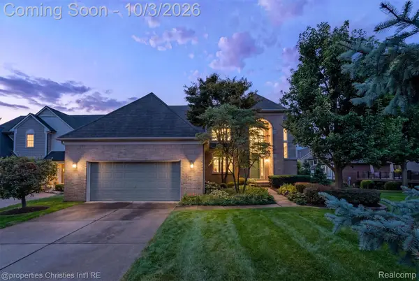 7894 Glacier Club Drive, Washington, MI 48094