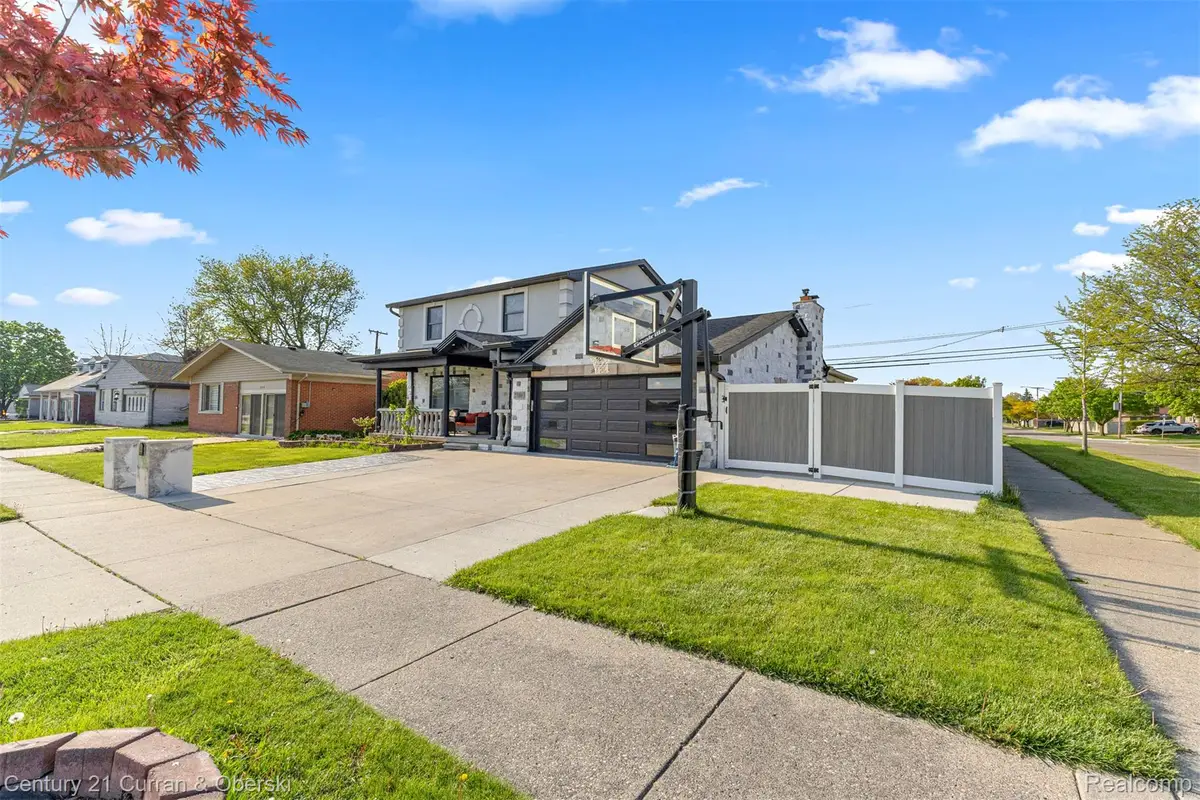 27006 Kingswood Drive, Dearborn Heights, MI 48127 - #1