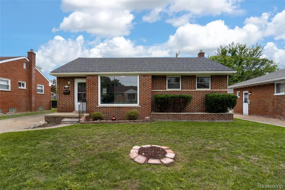 8577 Dixie Lane, Dearborn Heights, MI 48127 - #1