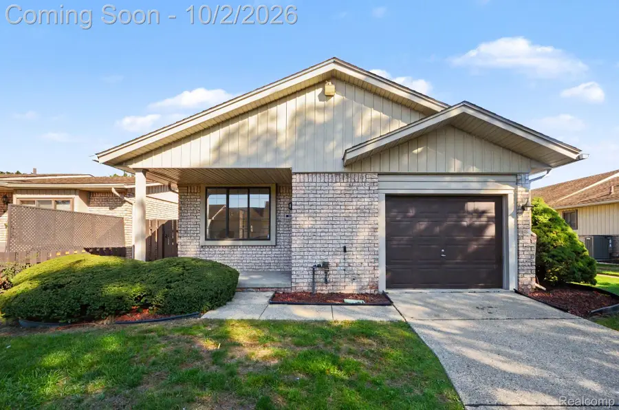 13811 Brockington Drive, Warren, MI 48088 - #2