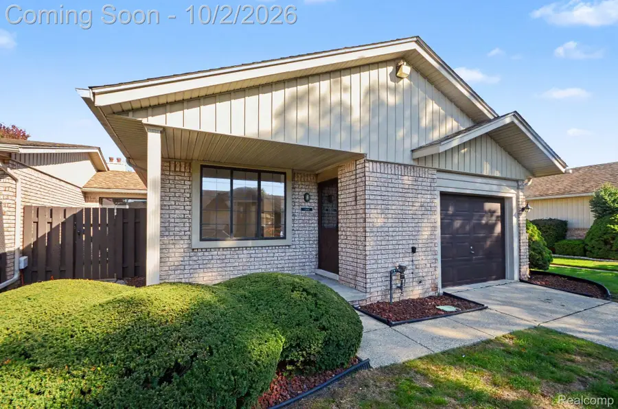 13811 Brockington Drive, Warren, MI 48088 - #3