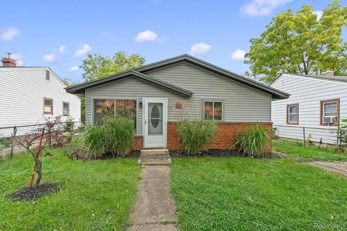 41 E Sheffield Avenue, Pontiac, MI 48340 - #1