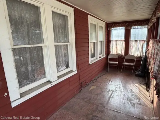1820 E Jarvis Avenue, Hazel Park, MI 48030 - #3