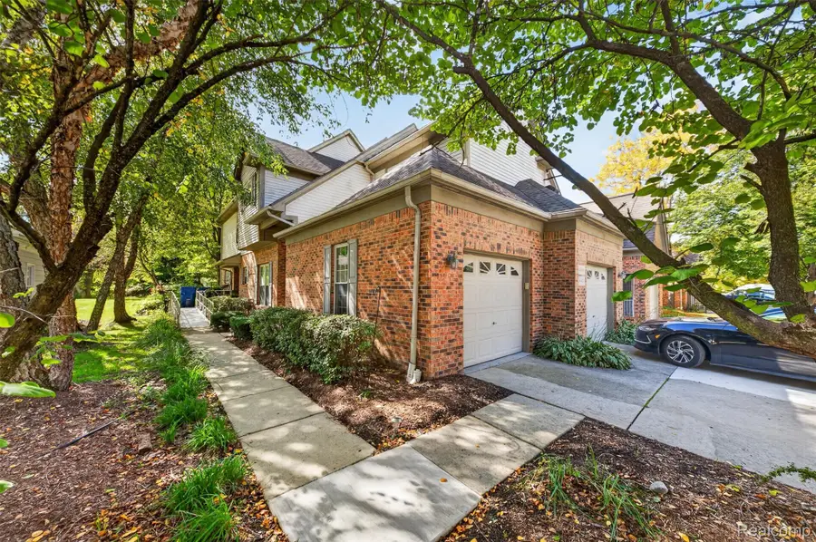 41435 S Copper Creek Drive W, Canton, MI 48187 - #3
