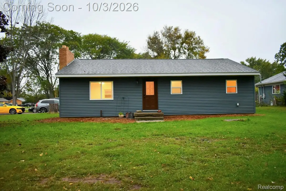 4441 E Court Street, Burton, MI 48509 - #1