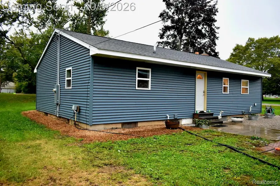 4441 E Court Street, Burton, MI 48509 - #2
