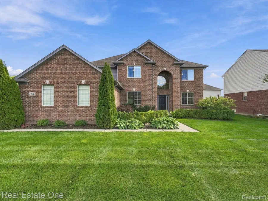 21640 Pine Cone Drive, Macomb, MI 48042 - #2