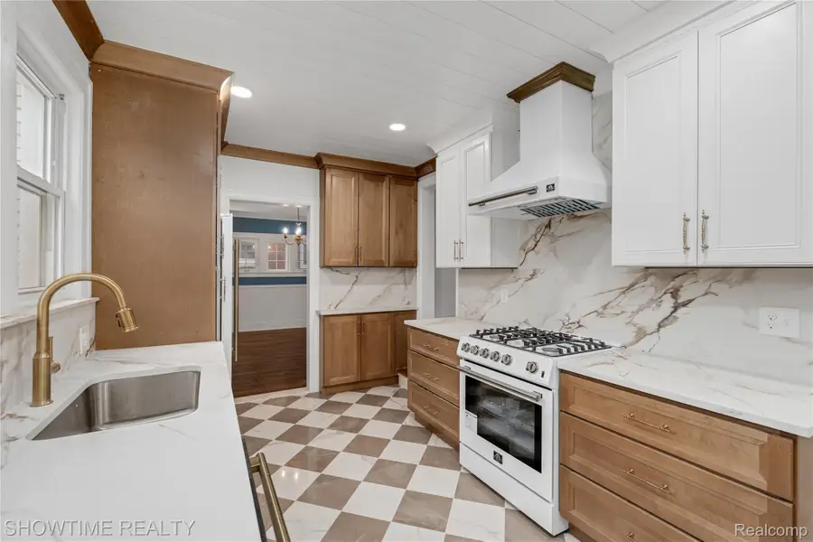 2437 Longfellow Street, Detroit, MI 48206 - #3