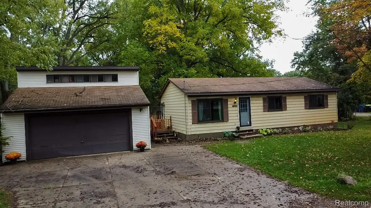 1205 Ennest Boulevard, White Lake, MI 48386 - #1