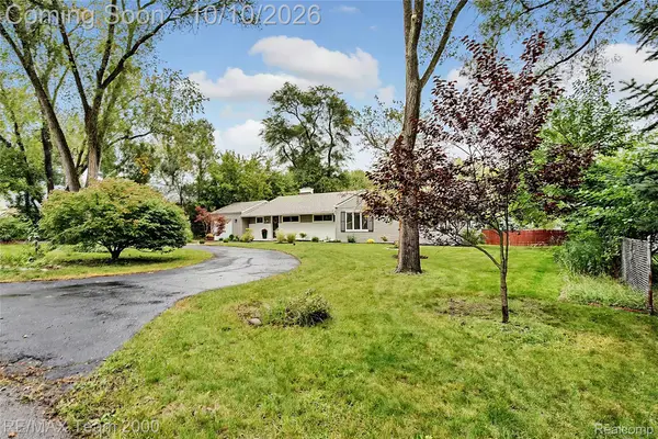 1611 Weymouth Street, WestBloomfield, MI 48324