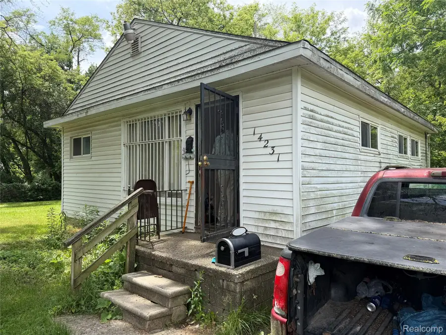 18184 Kentfield Street, Detroit, MI 48219 - #2
