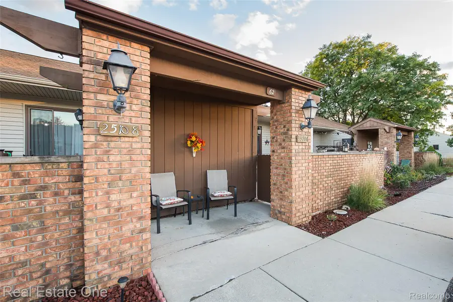 25106 Jefferson Court #4, South Lyon, MI 48178 - #2