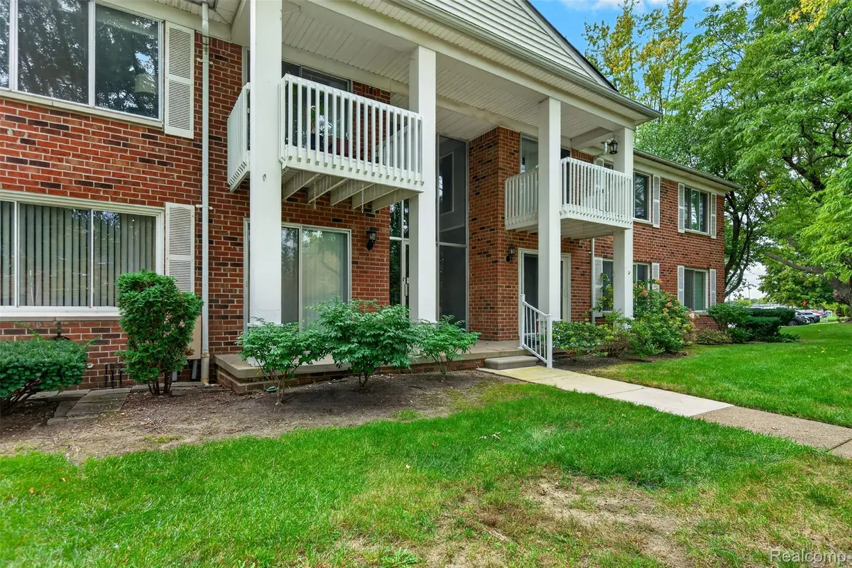 42241 Toddmark Lane, Clinton, MI 48038 - #1