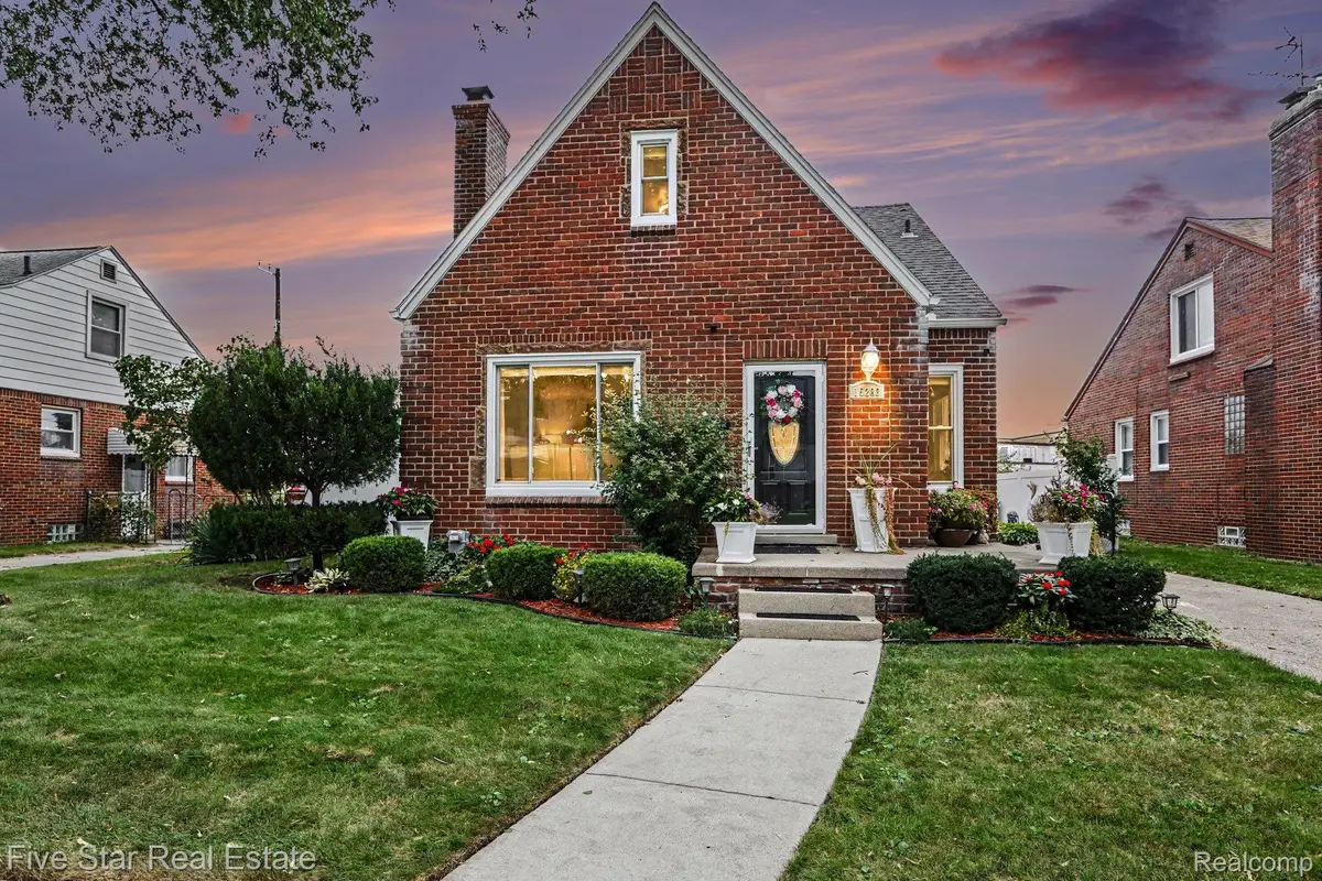 15283 Couzens Avenue, Eastpointe, MI 48021 - #1