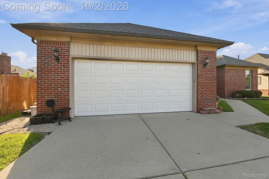 19046 Abbey Court, Brownstown, MI 48193 - #3