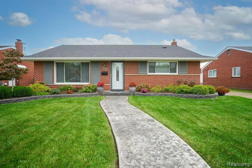6542 Sunset Street, Garden City, MI 48135 - #1