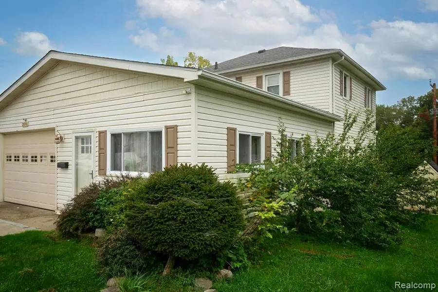 25991 E Huron River Drive, Flat Rock, MI 48134 - #3