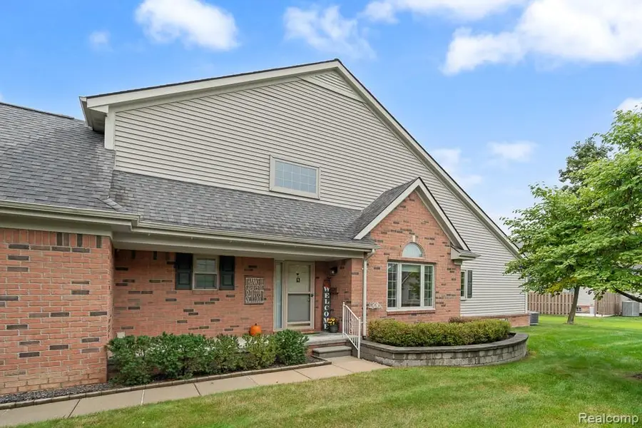 3845 Knightbridge Circle #46, Sterling Heights, MI 48314 - #2