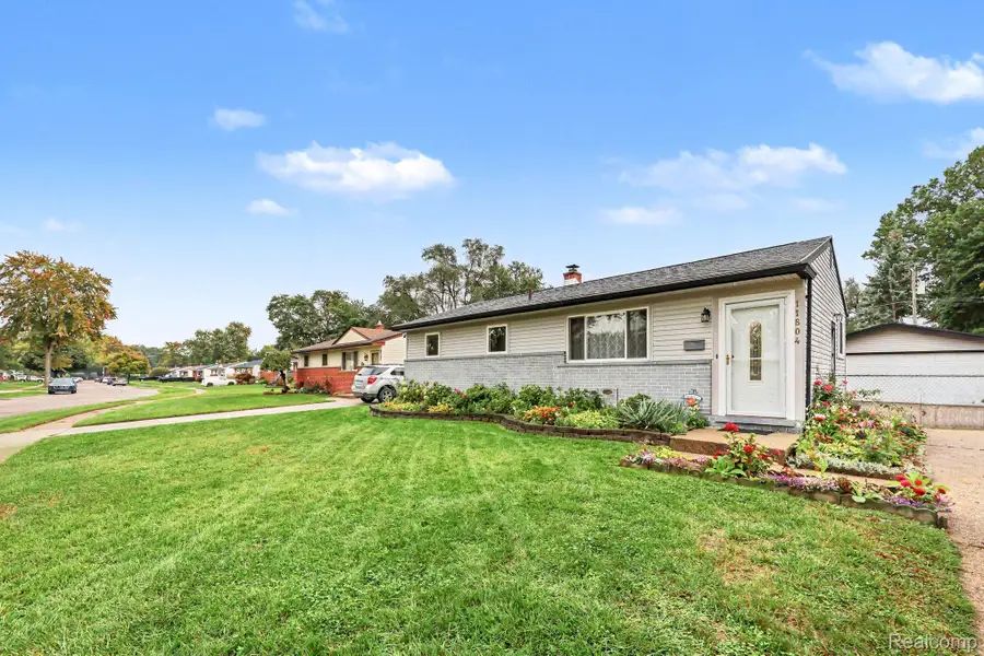 11804 Diehl Drive, Sterling Heights, MI 48313 - #3