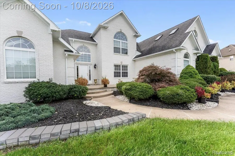 27063 Red Fox Trail, Brownstown, MI 48134 - #2