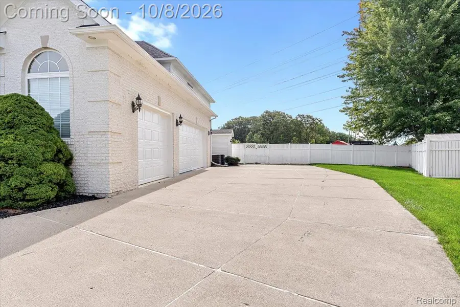 27063 Red Fox Trail, Brownstown, MI 48134 - #3