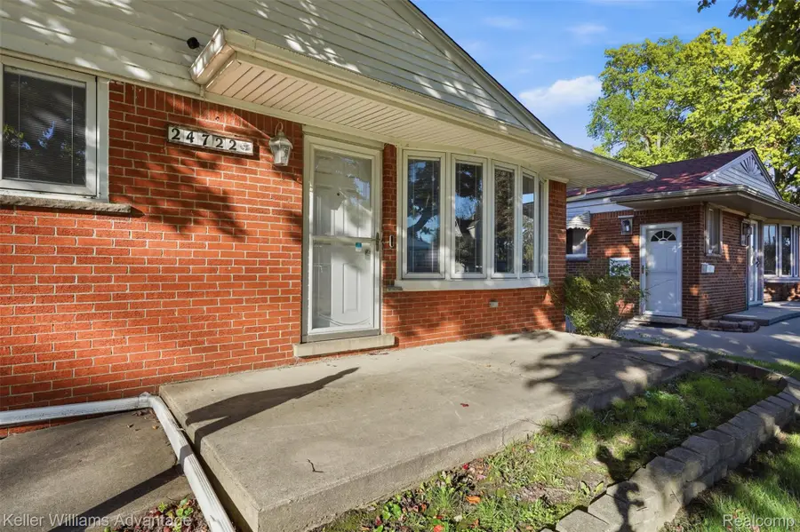 24722 Hass Street, Dearborn Heights, MI 48127 - #3