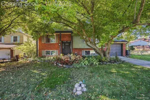 8522 Buckingham Drive, Ypsilanti, MI 48198