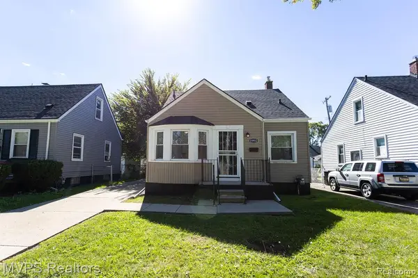 19952 Kenosha Street, HarperWoods, MI 48225