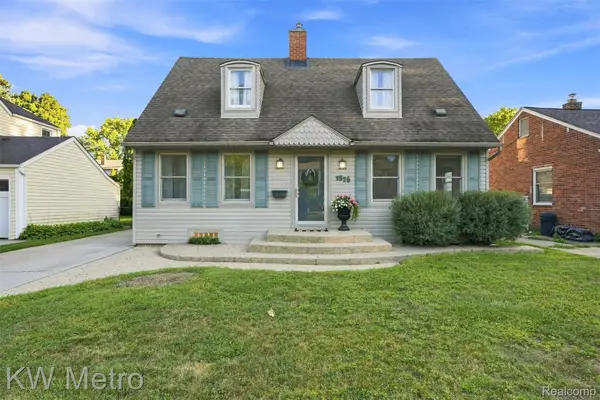 1526 W Houstonia Avenue, RoyalOak, MI 48073